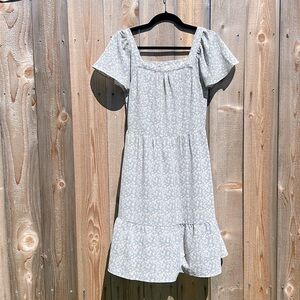 Anthropologie Monteau tiered flutter-sleeve Floral dress Size Small